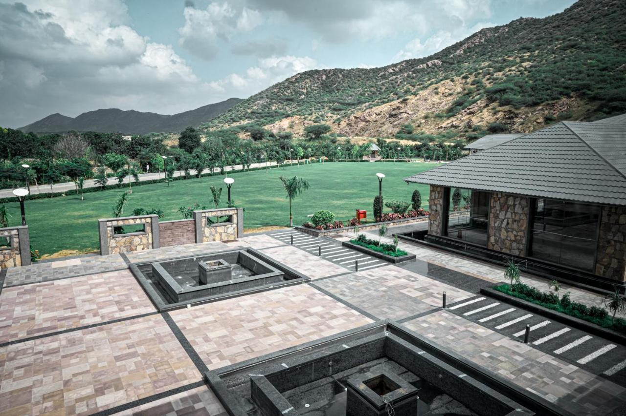 Pushkara Resort And Spa Exterior foto