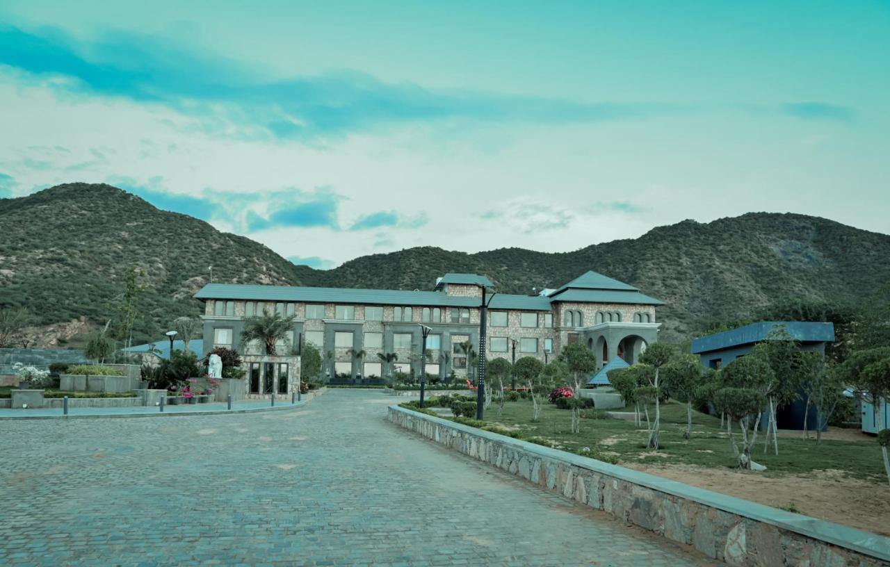 Pushkara Resort And Spa Exterior foto