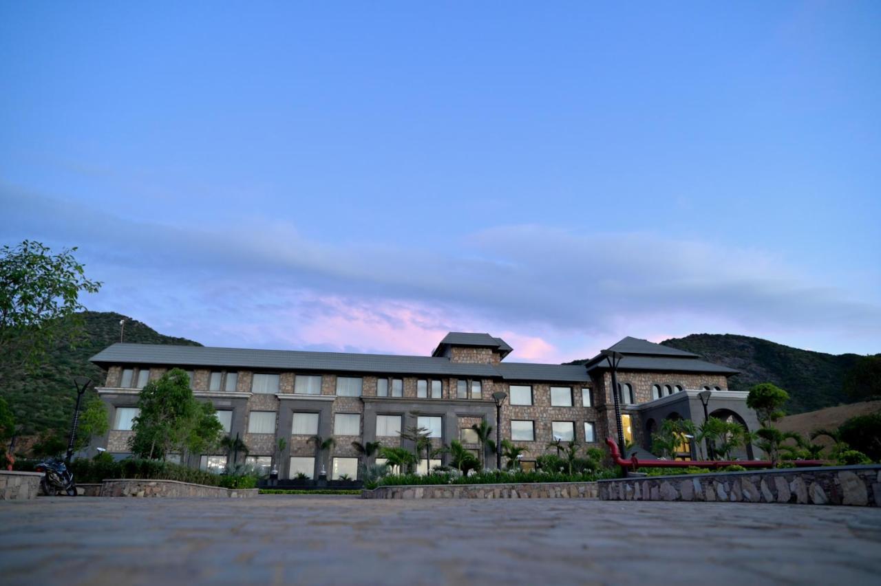 Pushkara Resort And Spa Exterior foto